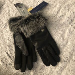 Adrienne Vittadini touch screen leather gloves NWT